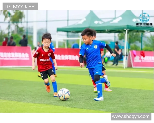 足球明星与摄影师的默契瞬间揭秘拍照背后的趣事与挑战