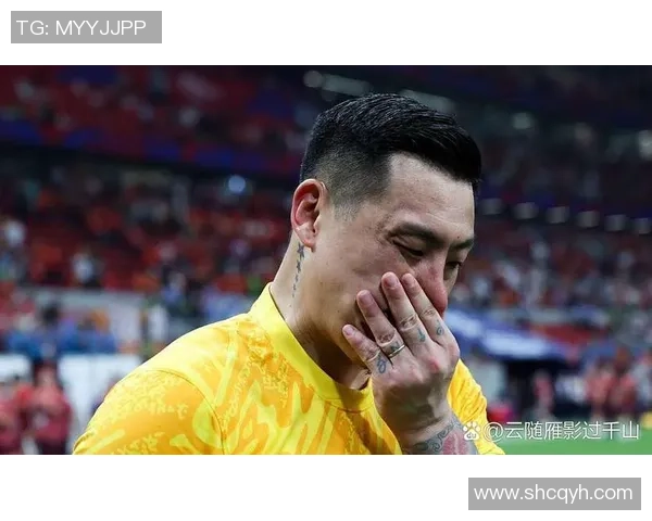 足球明星大力爆射展现惊人技巧引发球迷热烈欢呼与媒体热议